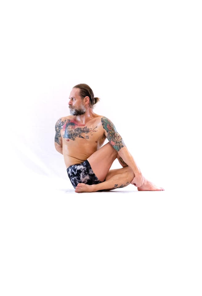 25-Spine-Twisting-Pose-4-Paul-Lopresti-Photo-by-@Wanda.photography