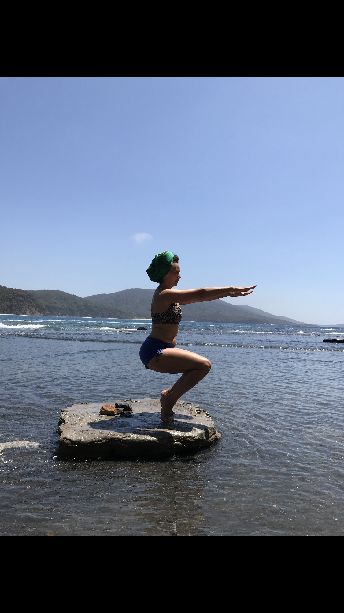 3.-Awkward-Pose-Janine-Beaumont